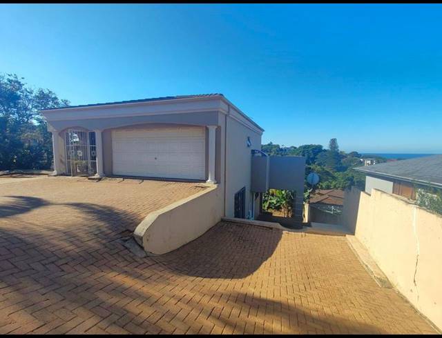 5 BEDROOM HOUSE FOR SALE IN SHELLY BEACH